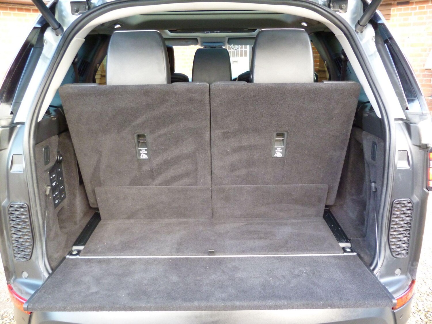 Used Land Rover Discovery 2018 for sale - 77574026: Photo 63