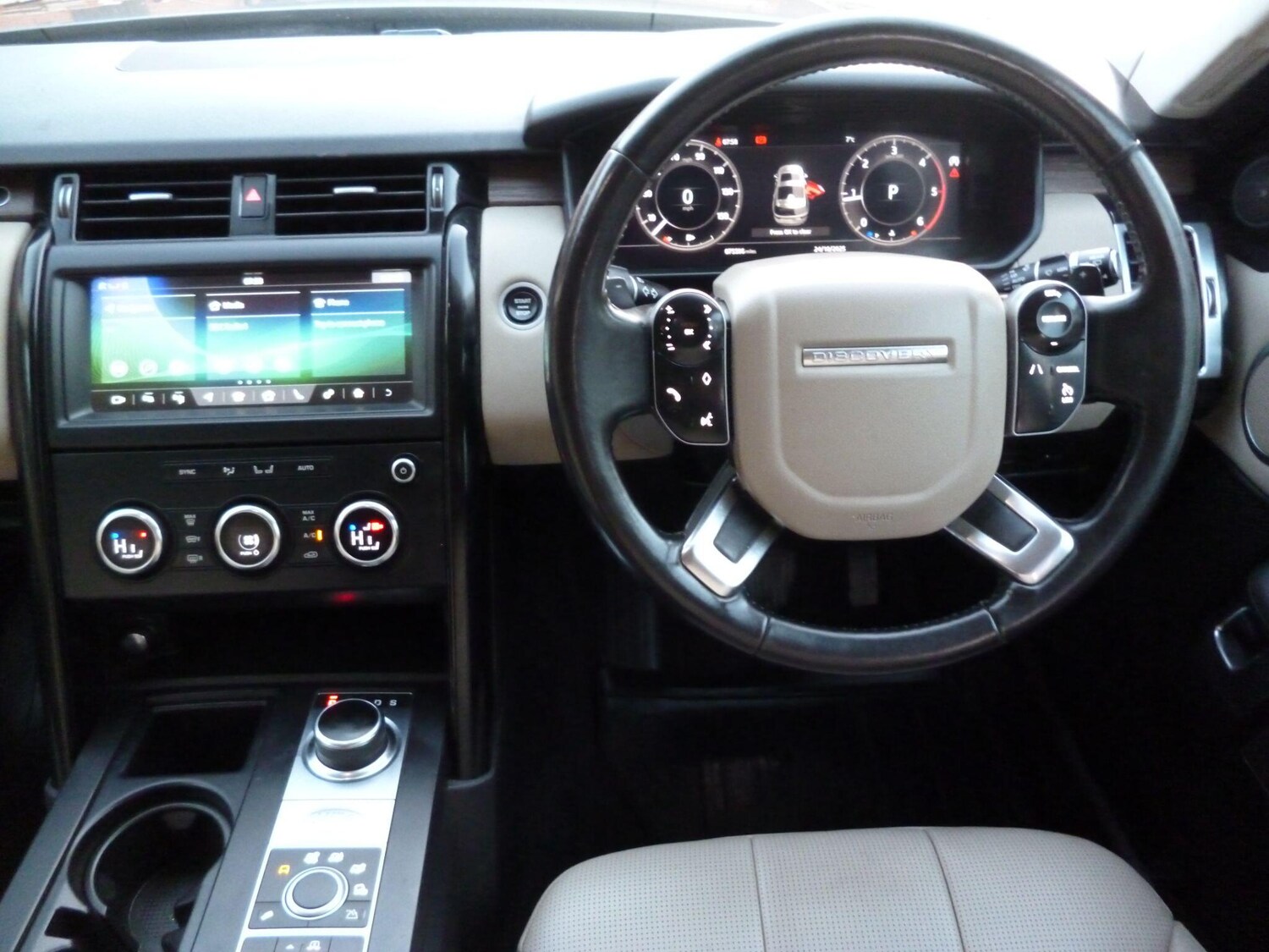 Used Land Rover Discovery 2019 for sale - 76476490: Photo 8