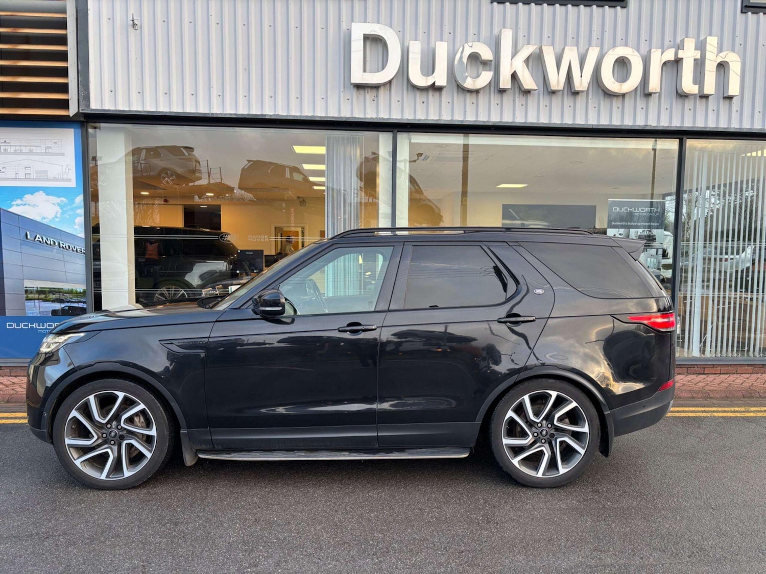 Used Land Rover Discovery 2020 for sale - 77496533: Photo 4