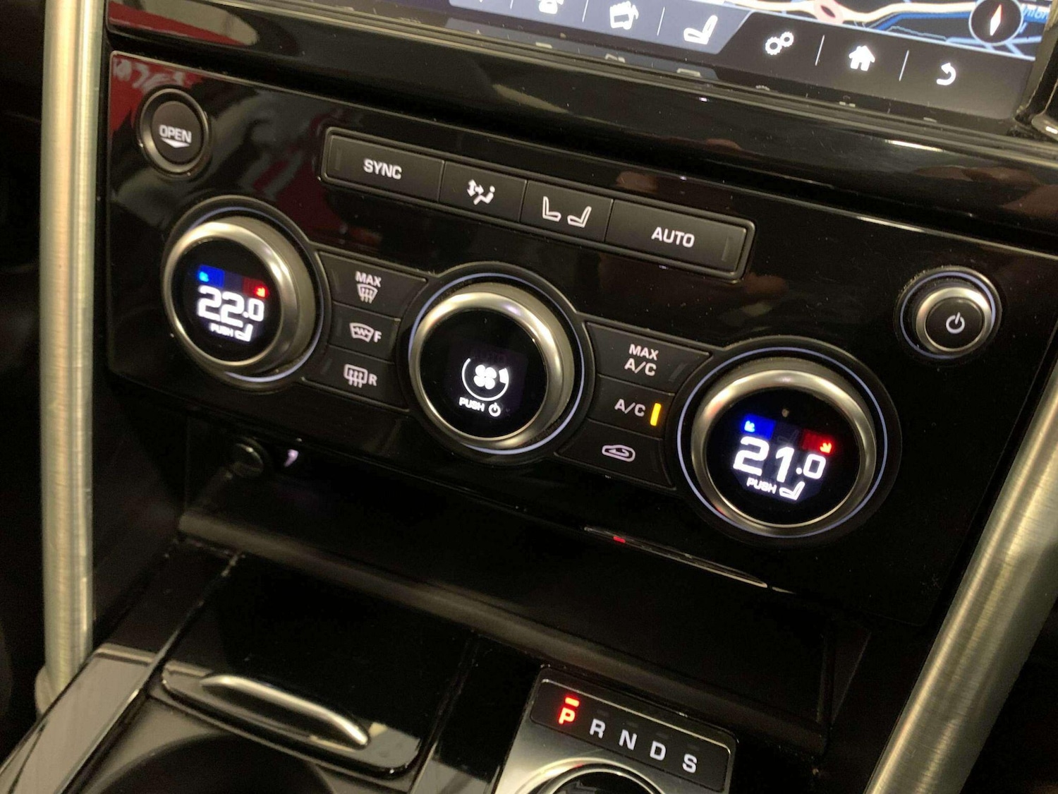 Used Land Rover Discovery 2017 for sale - 77537236: Photo 18