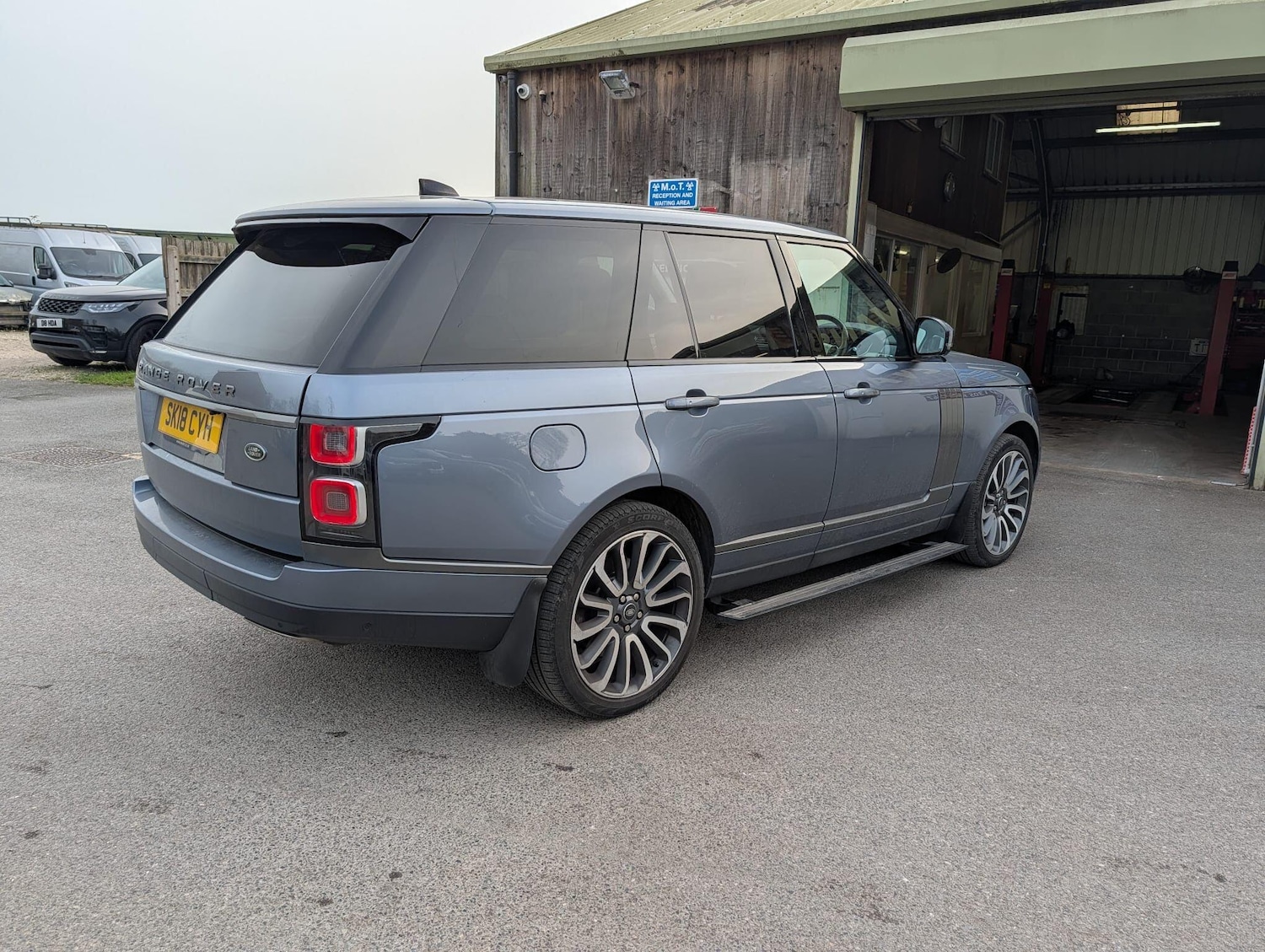 Used Land Rover Range Rover for sale - 77768001: Photo 2