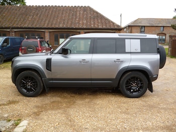 Used Land Rover Defender 2021 for sale - 78971989: Photo