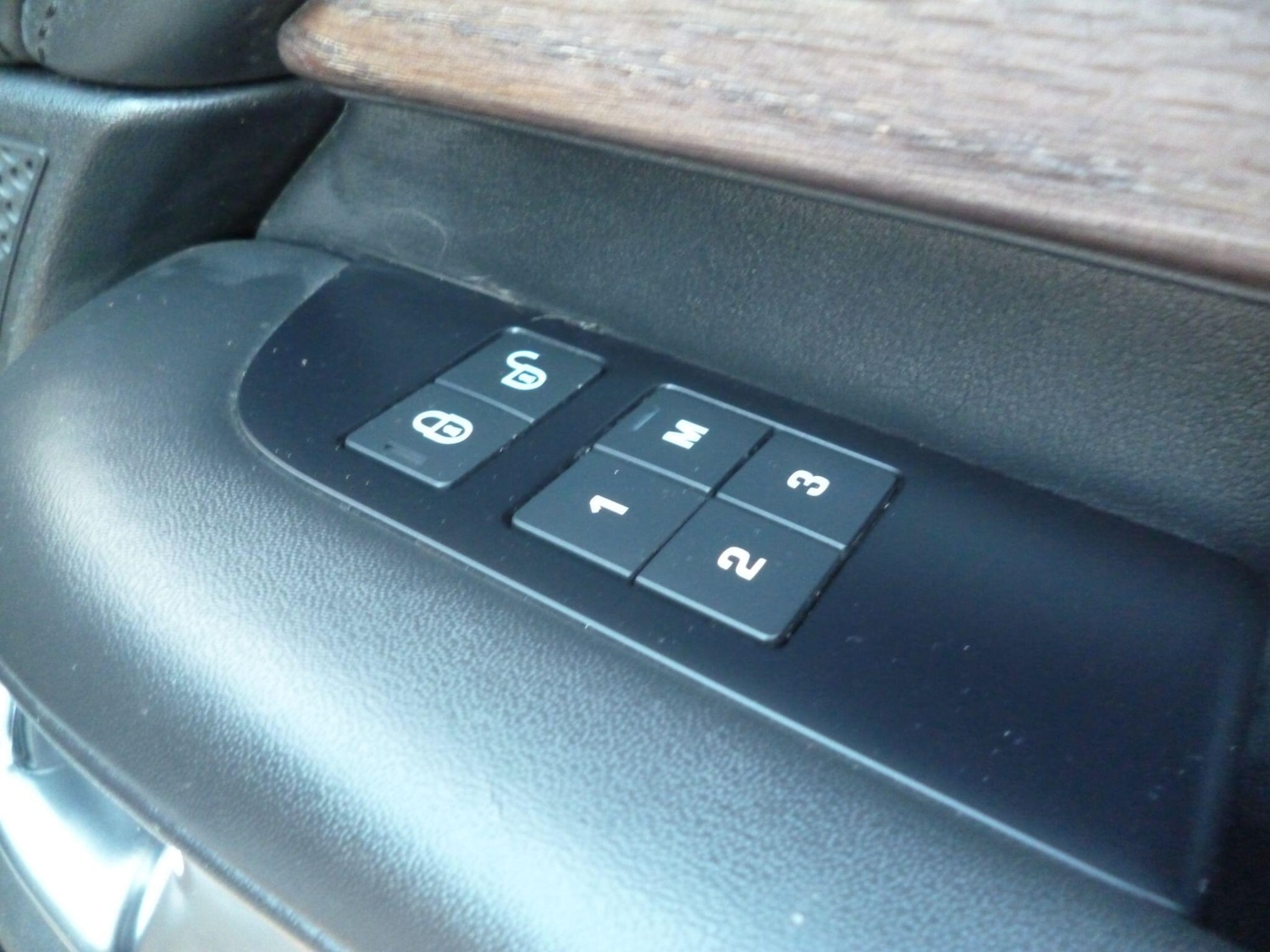 Used Land Rover Discovery 2019 for sale - 76476498: Photo 16