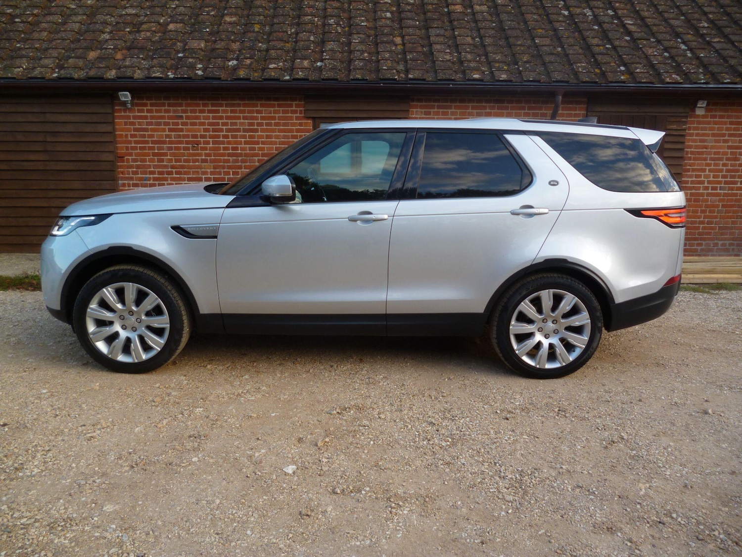 Used Land Rover Discovery 2019 for sale - 76476498: Photo 4