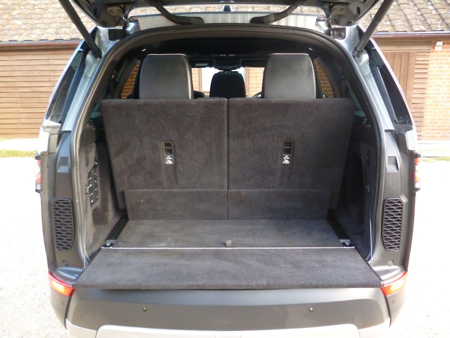 Used Land Rover Discovery 2019 for sale - 76476498: Photo 64