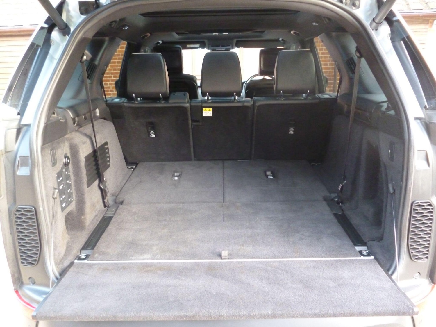 Used Land Rover Discovery 2019 for sale - 76476498: Photo 65