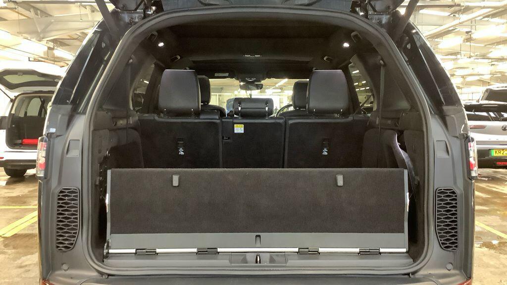 Used Land Rover Discovery 2018 for sale - 77683530: Photo 11