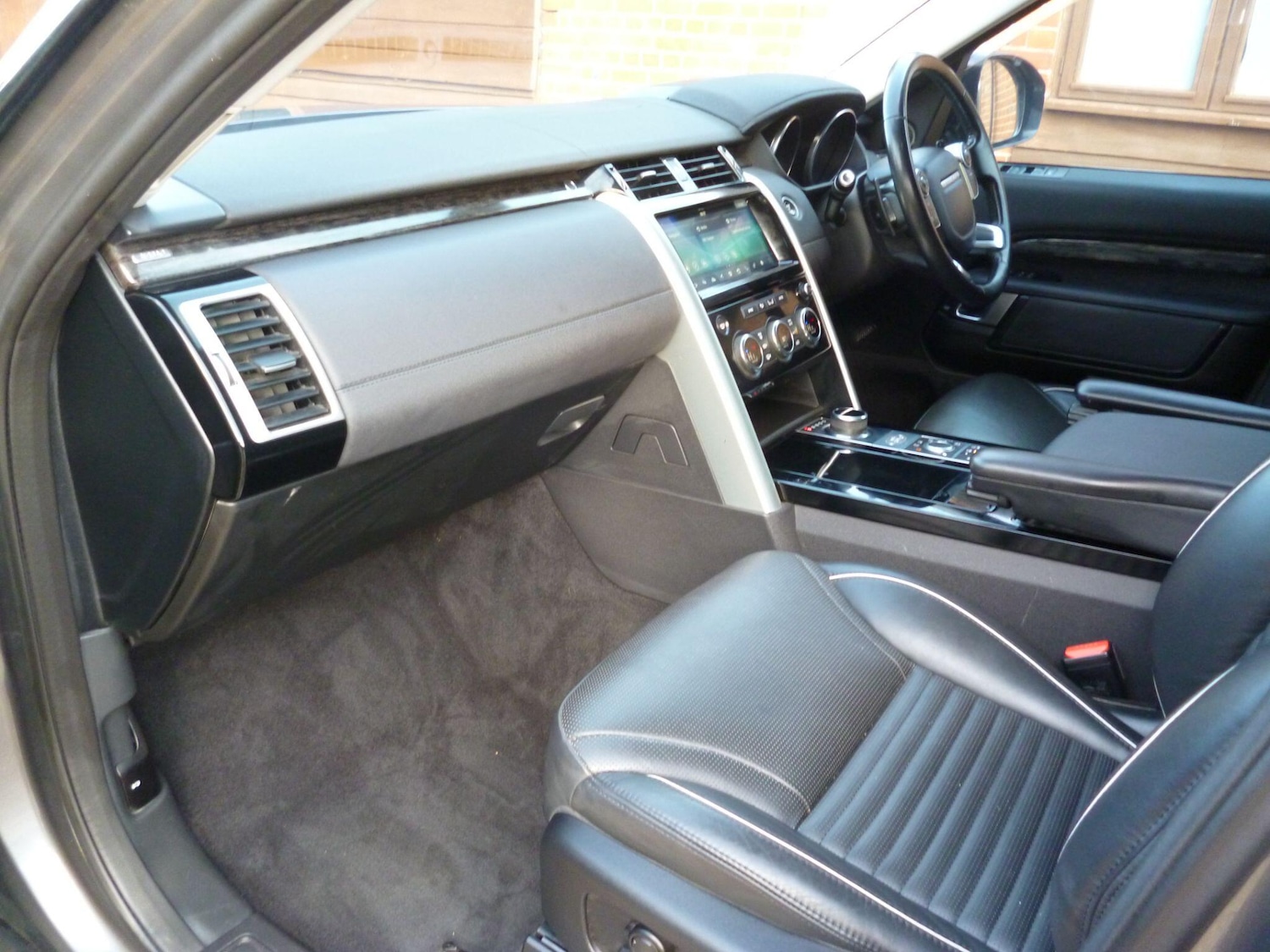 Used Land Rover Discovery 2017 for sale - 76476493: Photo 13