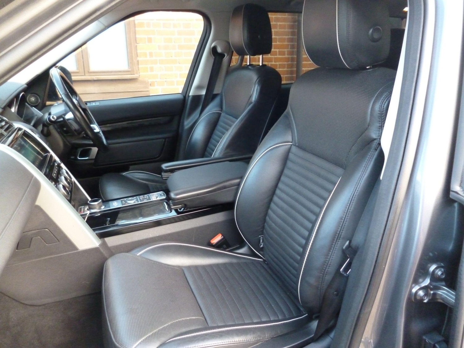 Used Land Rover Discovery 2017 for sale - 76476493: Photo 14