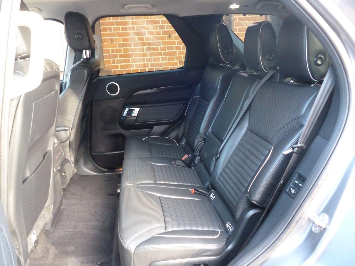 Used Land Rover Discovery 2017 for sale - 76476493: Photo 18