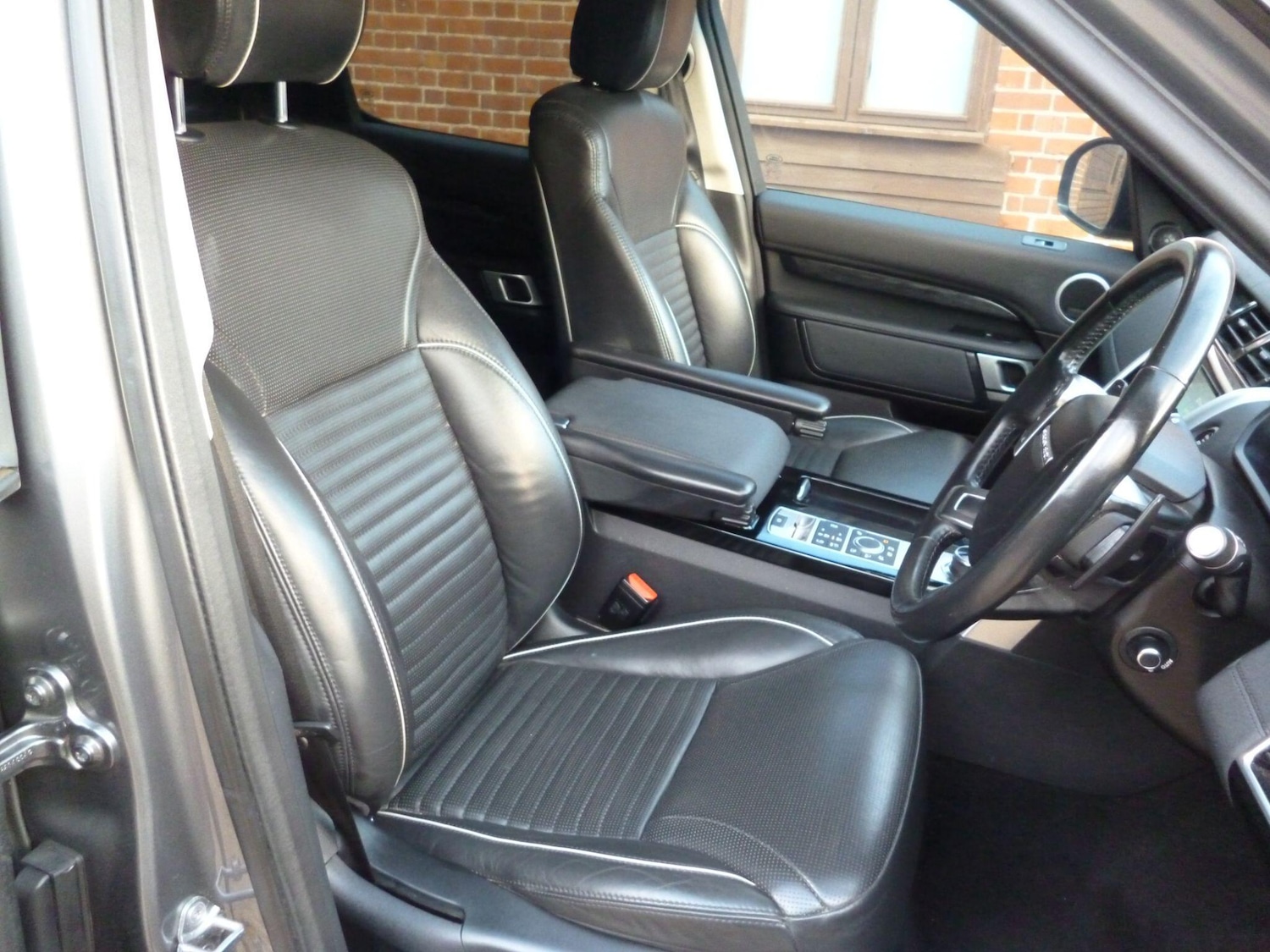 Used Land Rover Discovery 2017 for sale - 76476493: Photo 25