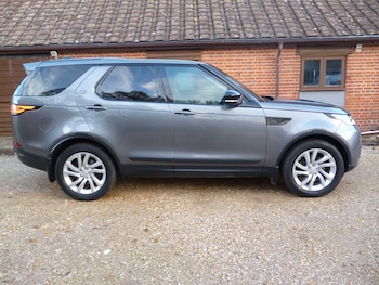 Used Land Rover Discovery 2017 for sale - 76476493: Photo