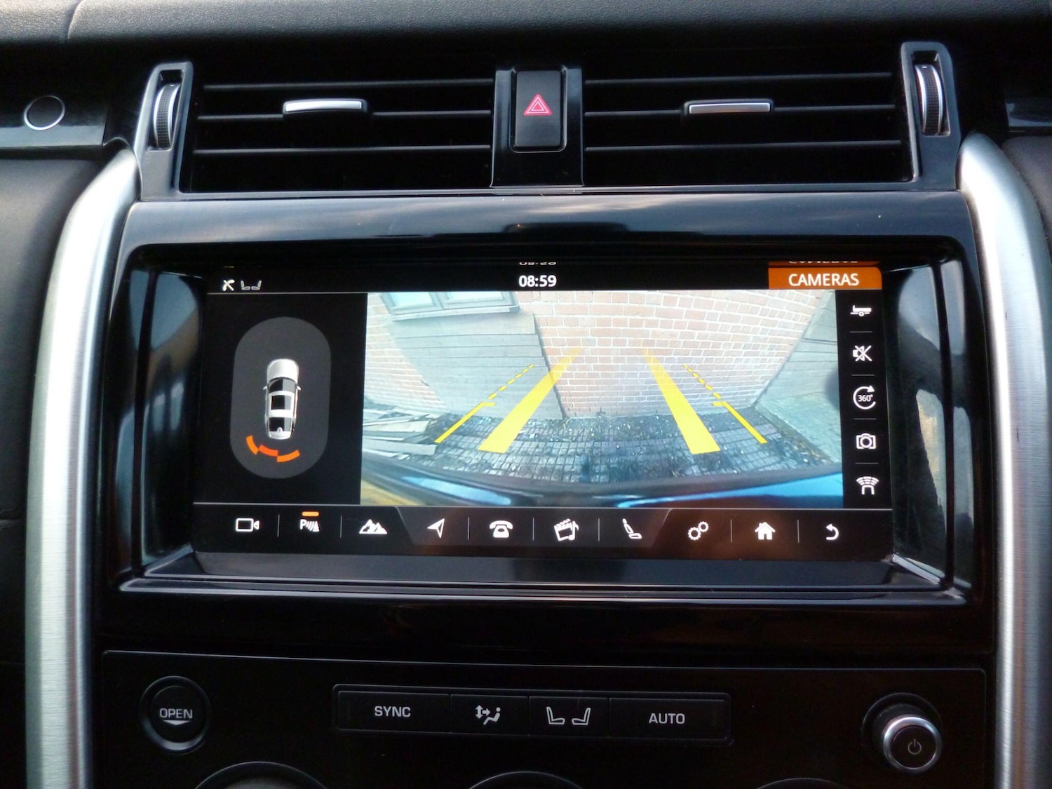 Used Land Rover Discovery 2017 for sale - 76476493: Photo 40