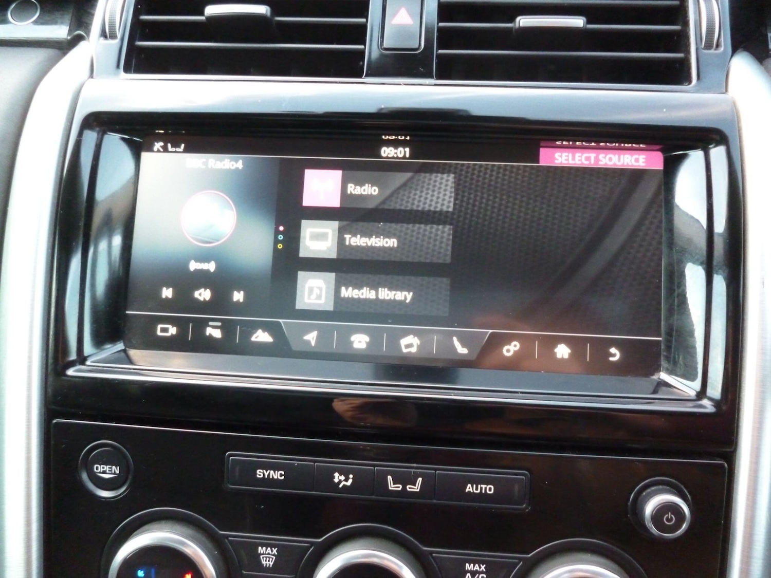 Used Land Rover Discovery 2017 for sale - 76476493: Photo 49