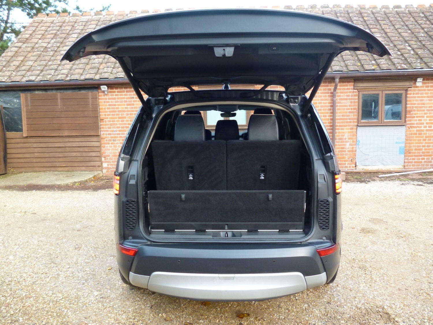 Used Land Rover Discovery 2017 for sale - 76476493: Photo 56