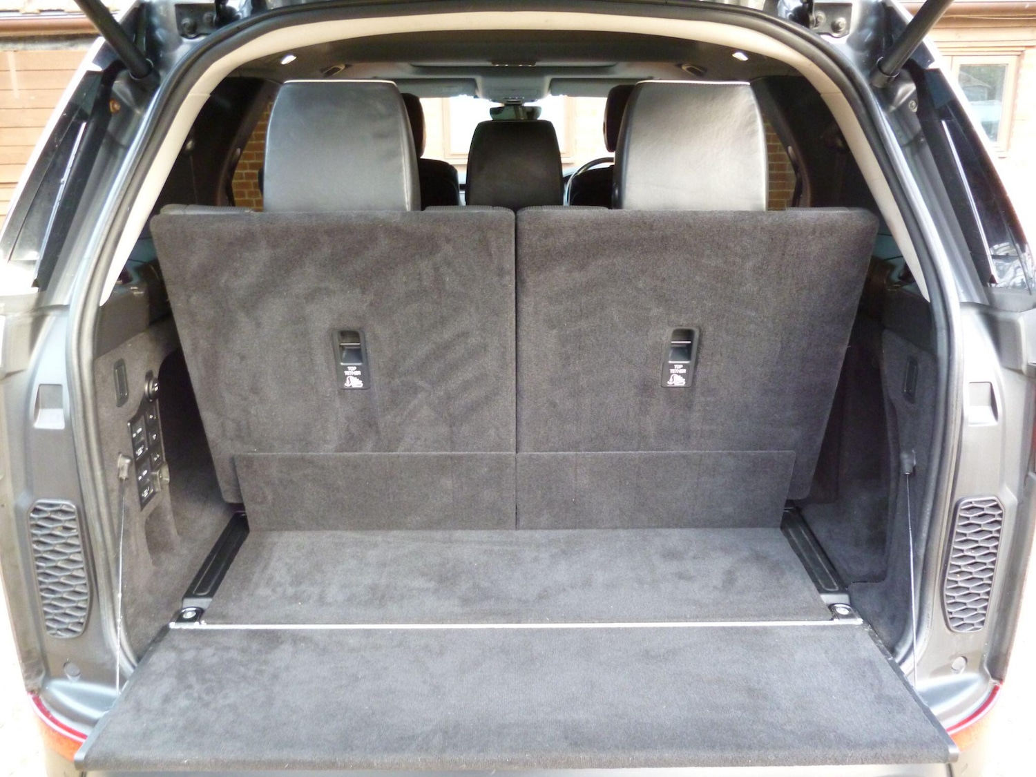 Used Land Rover Discovery 2017 for sale - 76476493: Photo 57