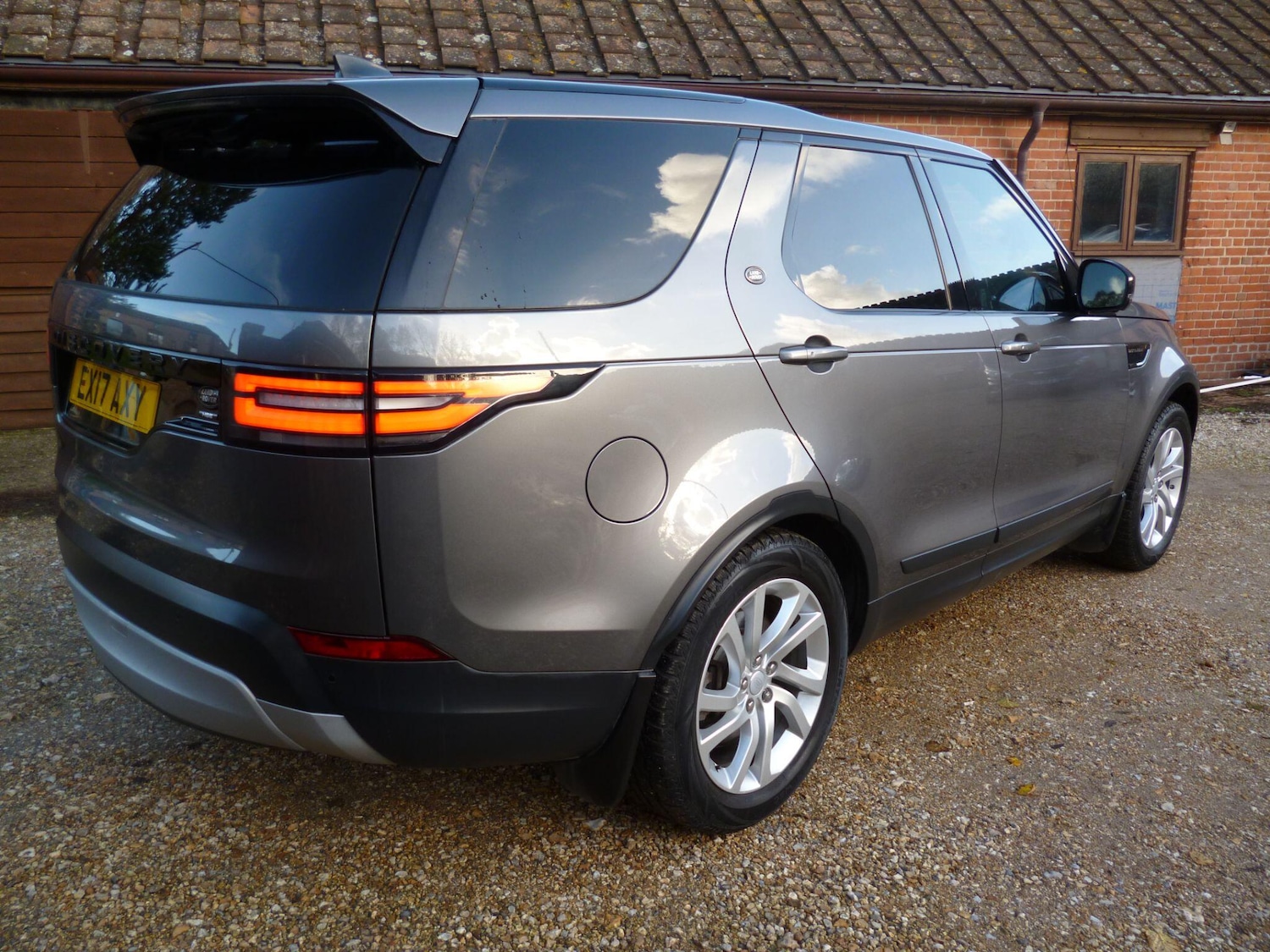 Used Land Rover Discovery 2017 for sale - 76476493: Photo 8