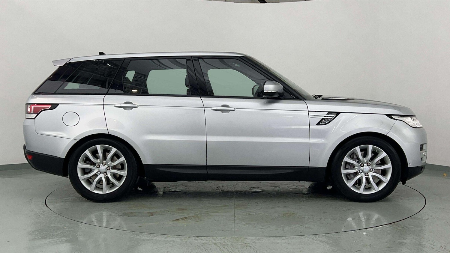 Used Land Rover Range Rover Sport 2016 for sale - 76476501: Photo 2