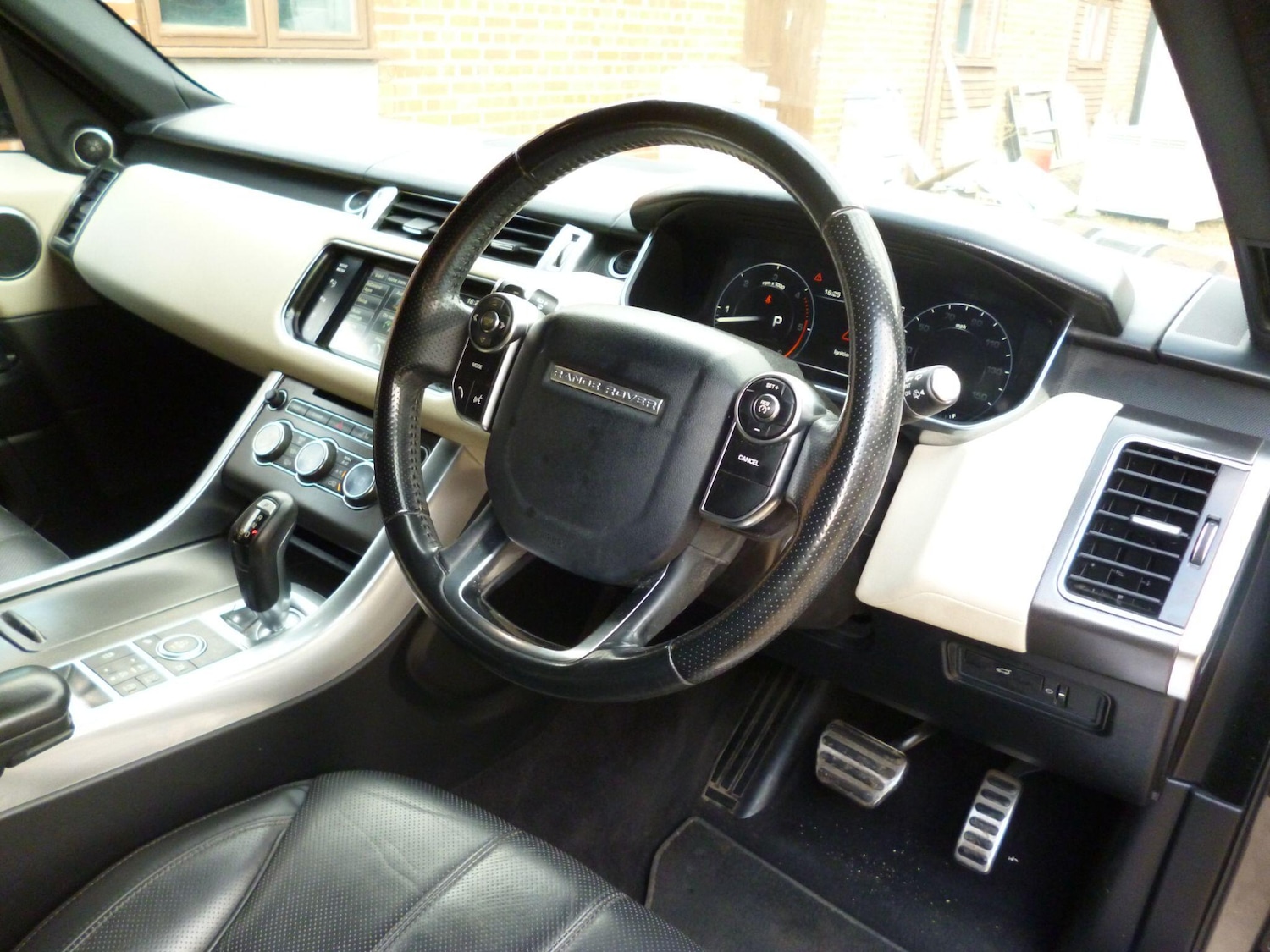 Used Land Rover Range Rover Sport 2015 for sale - 76476506: Photo 13