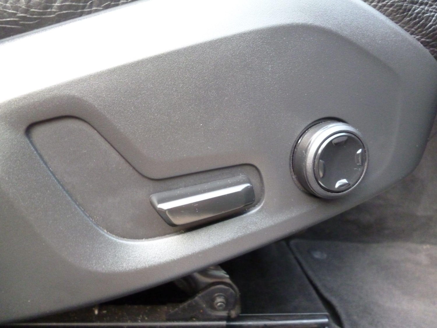 Used Volvo XC60 2018 for sale - 76498692: Photo 15