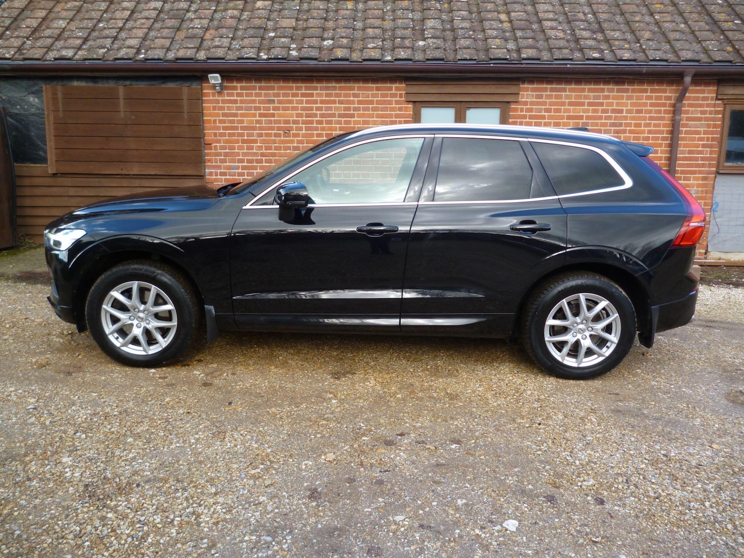 Used Volvo XC60 2018 for sale - 76498692: Photo 2