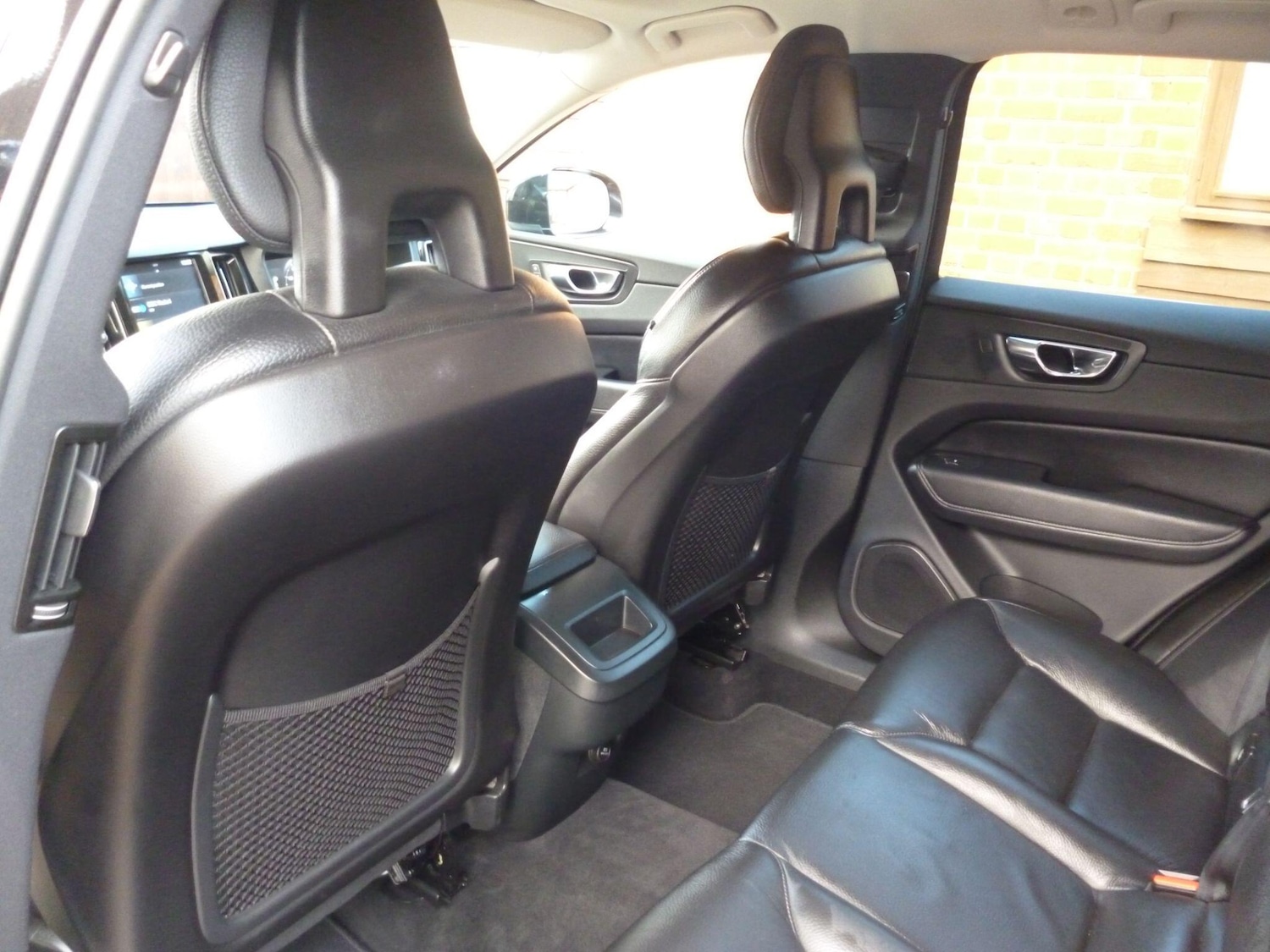 Used Volvo XC60 2018 for sale - 76498692: Photo 43