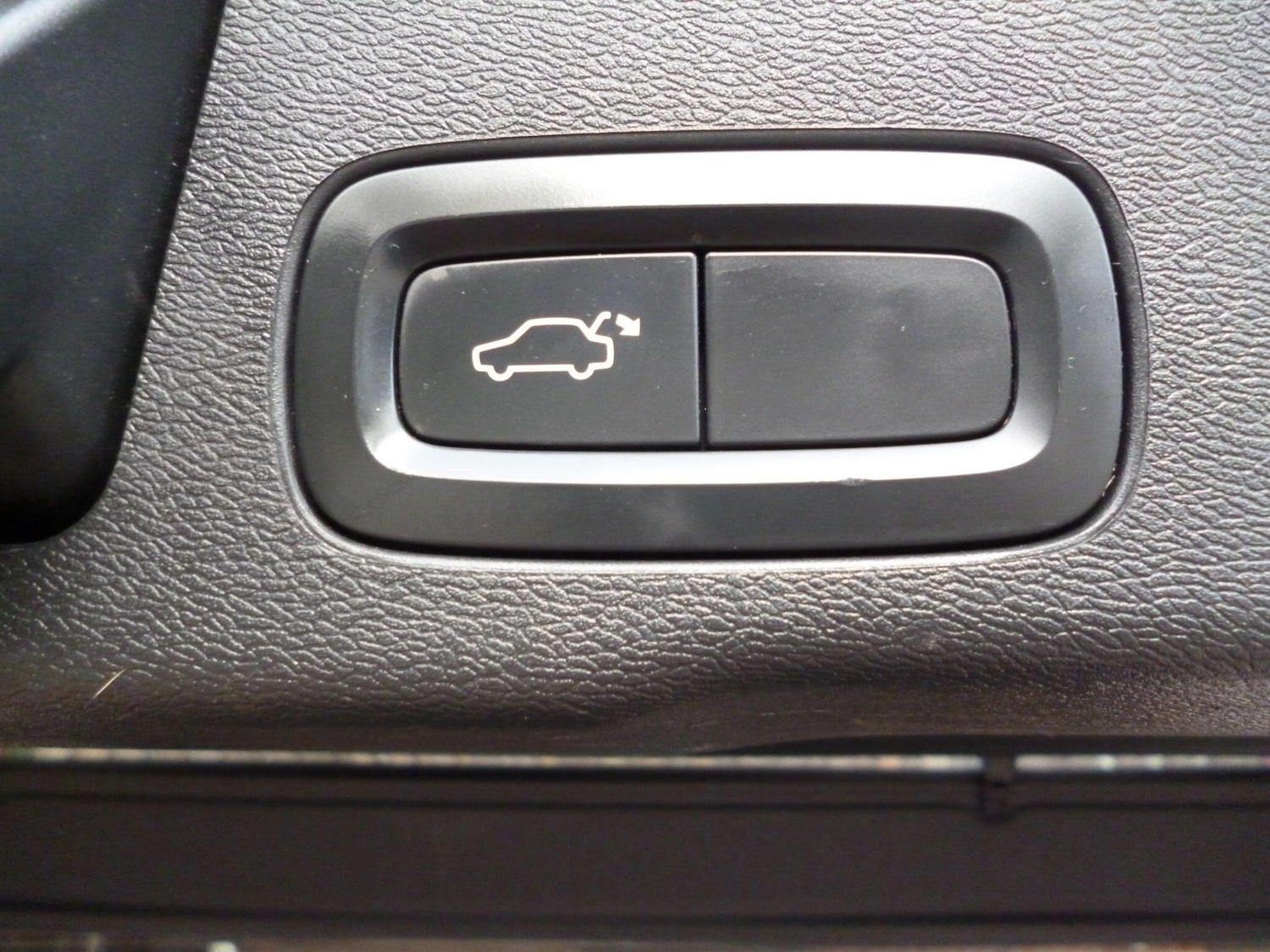 Used Volvo XC60 2018 for sale - 76498692: Photo 47