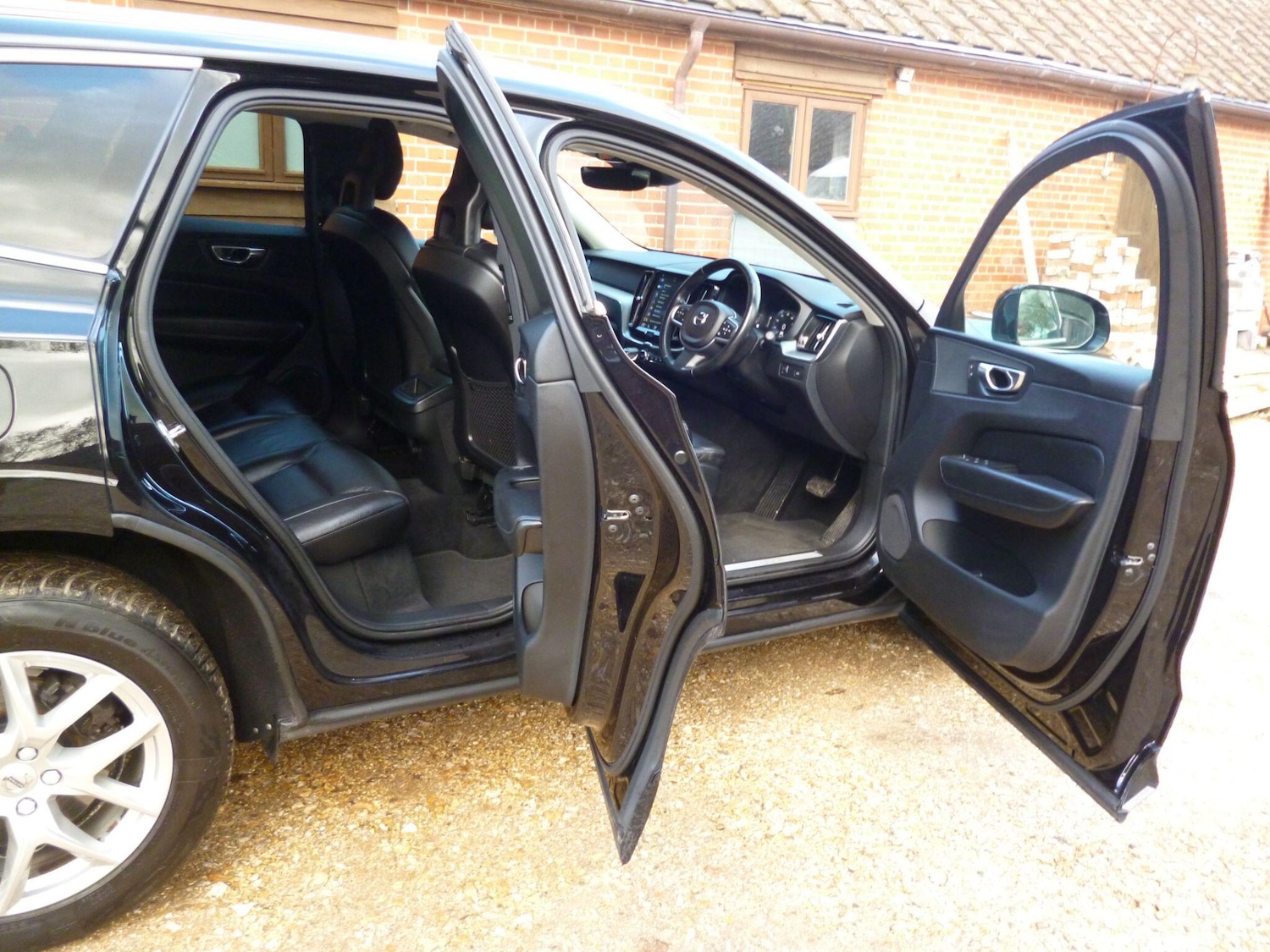 Used Volvo XC60 2018 for sale - 76498692: Photo 56