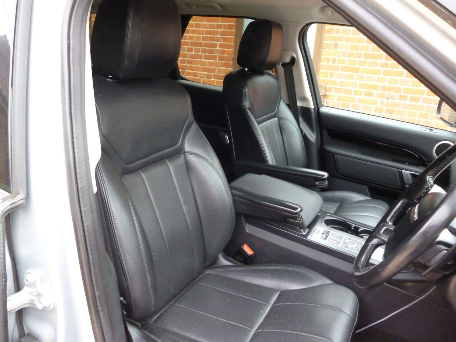 Used Land Rover Discovery 2019 for sale - 76991859: Photo 14