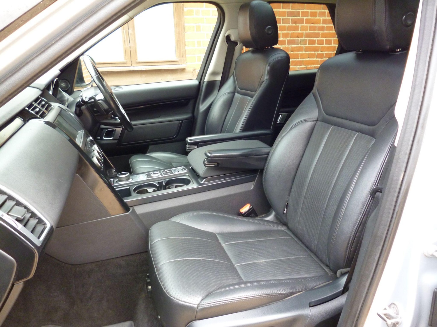 Used Land Rover Discovery 2019 for sale - 76991859: Photo 45