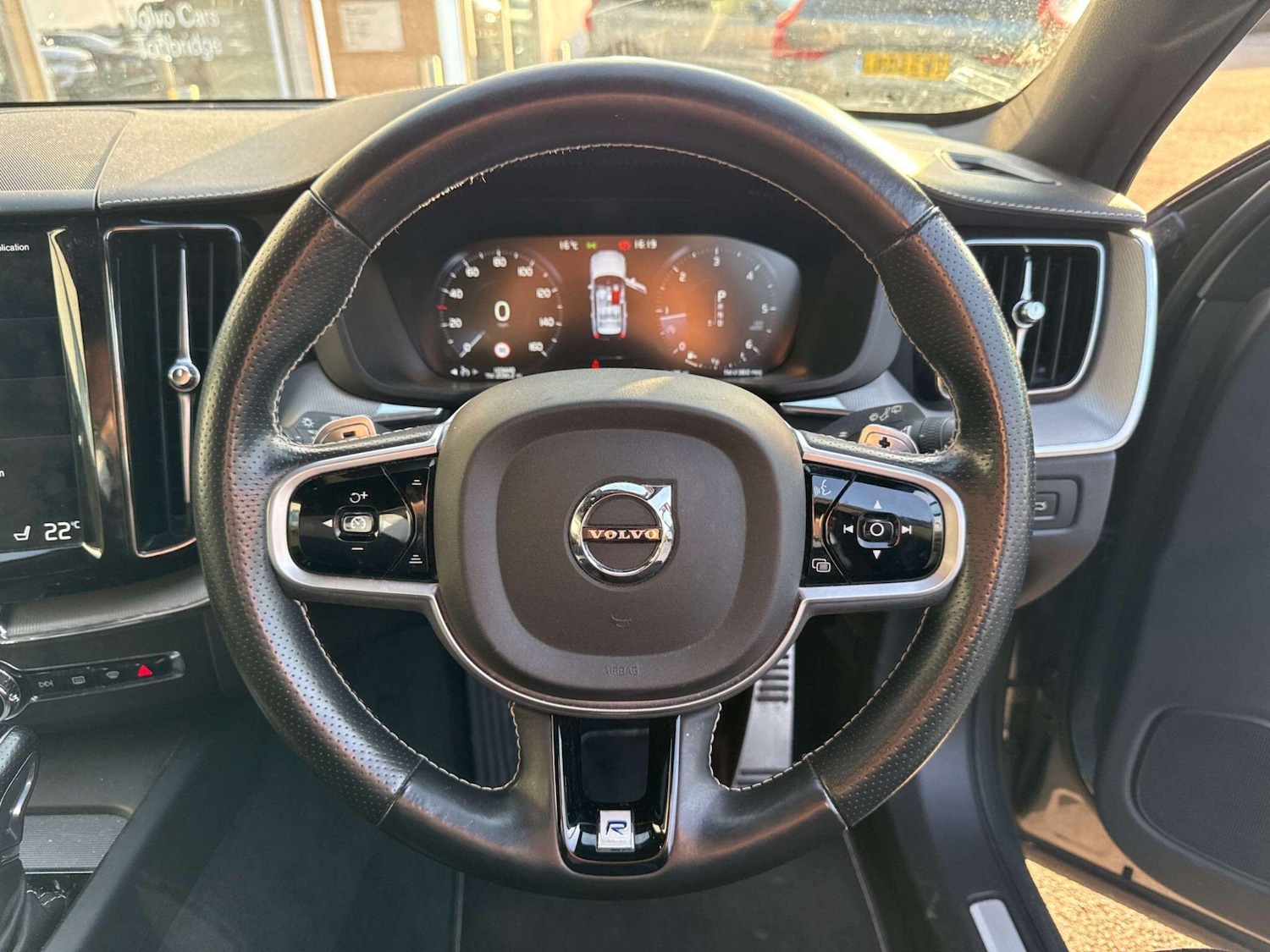 Used Volvo XC60 2018 for sale - 77768282: Photo 5