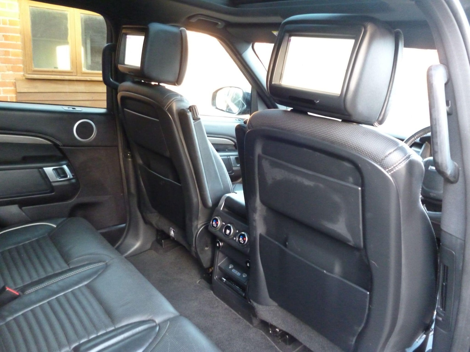 Used Land Rover Discovery 2018 for sale - 76936415: Photo 18