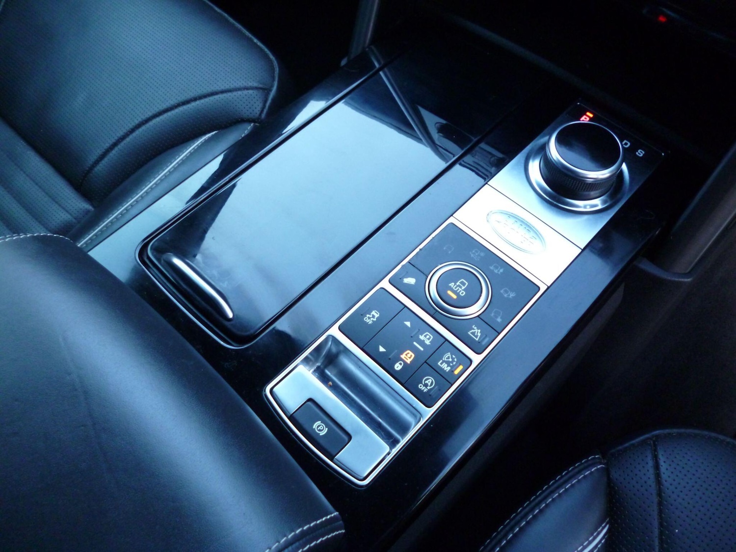 Used Land Rover Discovery 2018 for sale - 76936415: Photo 31