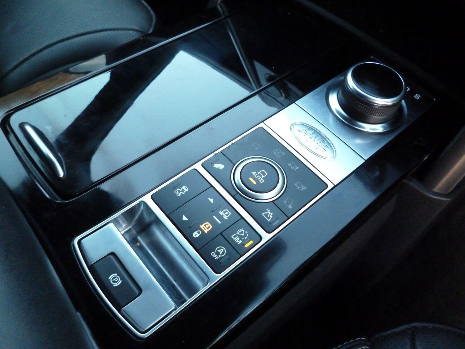 Used Land Rover Discovery 2018 for sale - 76936415: Photo 32