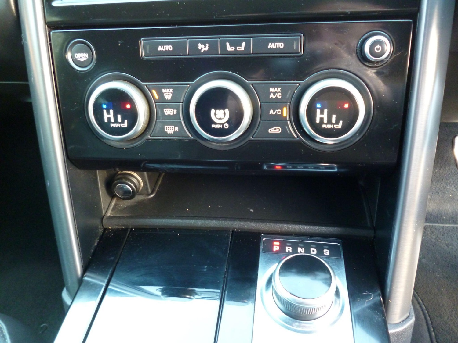 Used Land Rover Discovery 2018 for sale - 76936415: Photo 34