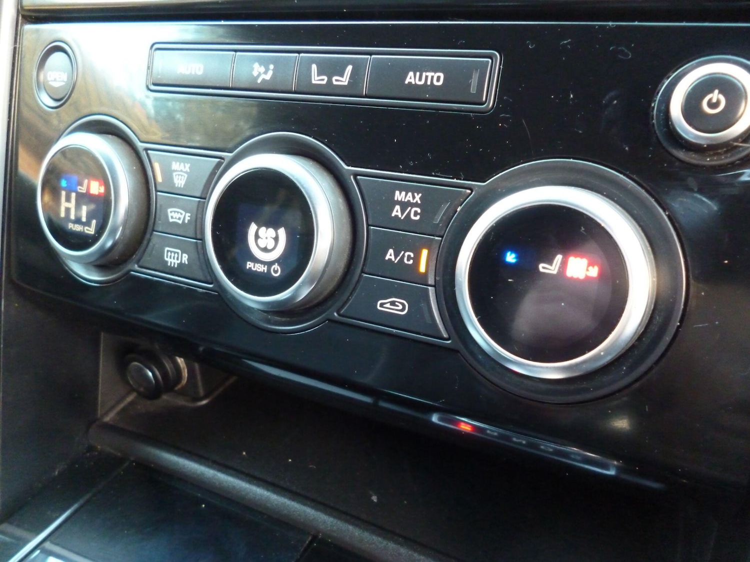 Used Land Rover Discovery 2018 for sale - 76936415: Photo 35