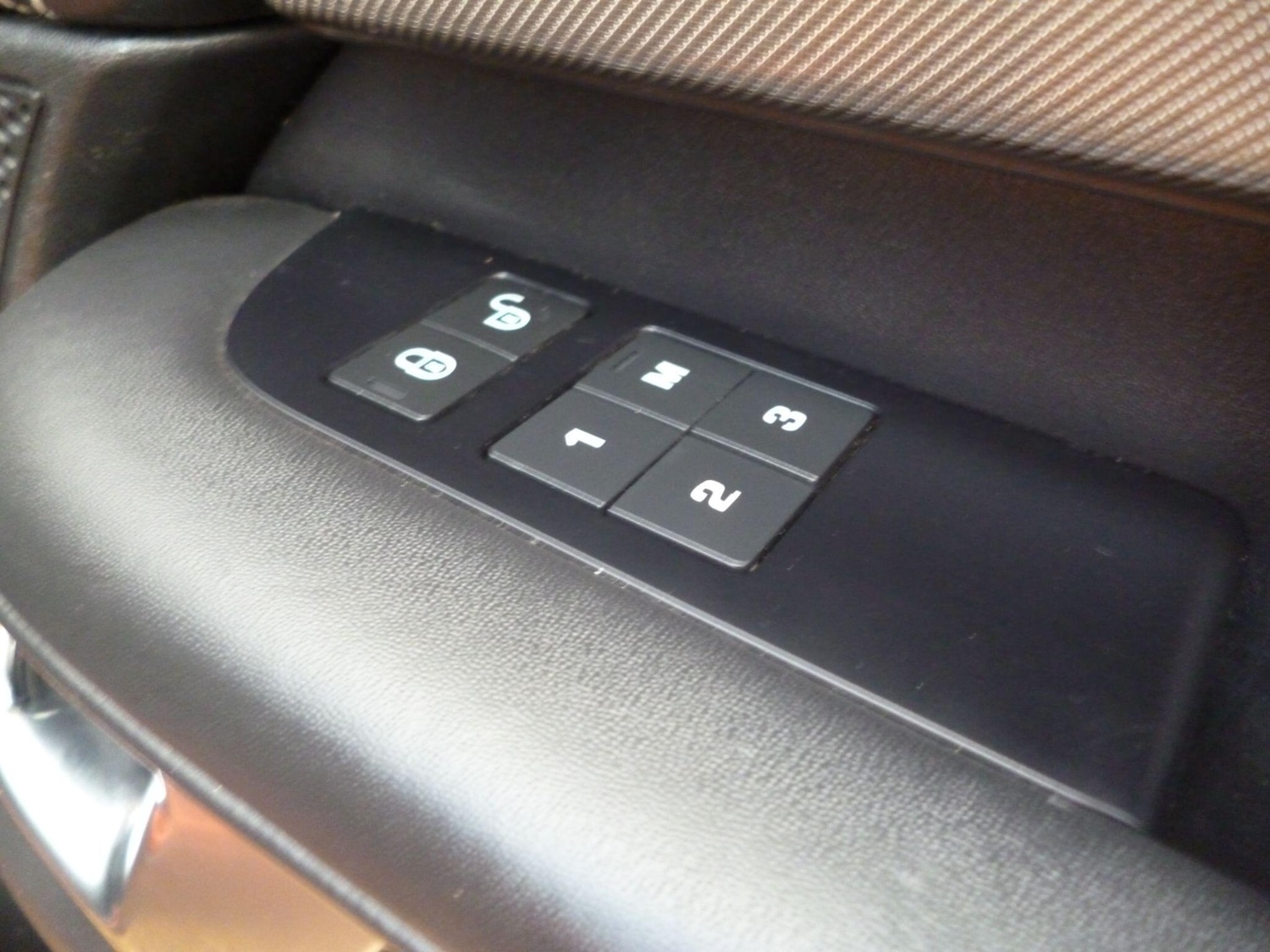 Used Land Rover Discovery 2019 for sale - 76476510: Photo 16