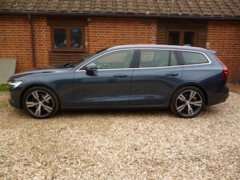 Used Volvo V60 2018 for sale - 78971993: Photo