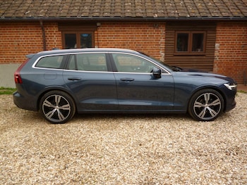 Used Volvo V60 2018 for sale - 78971993: Photo