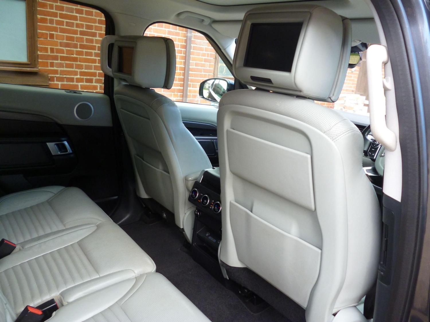 Used Land Rover Discovery 2017 for sale - 76992511: Photo 18