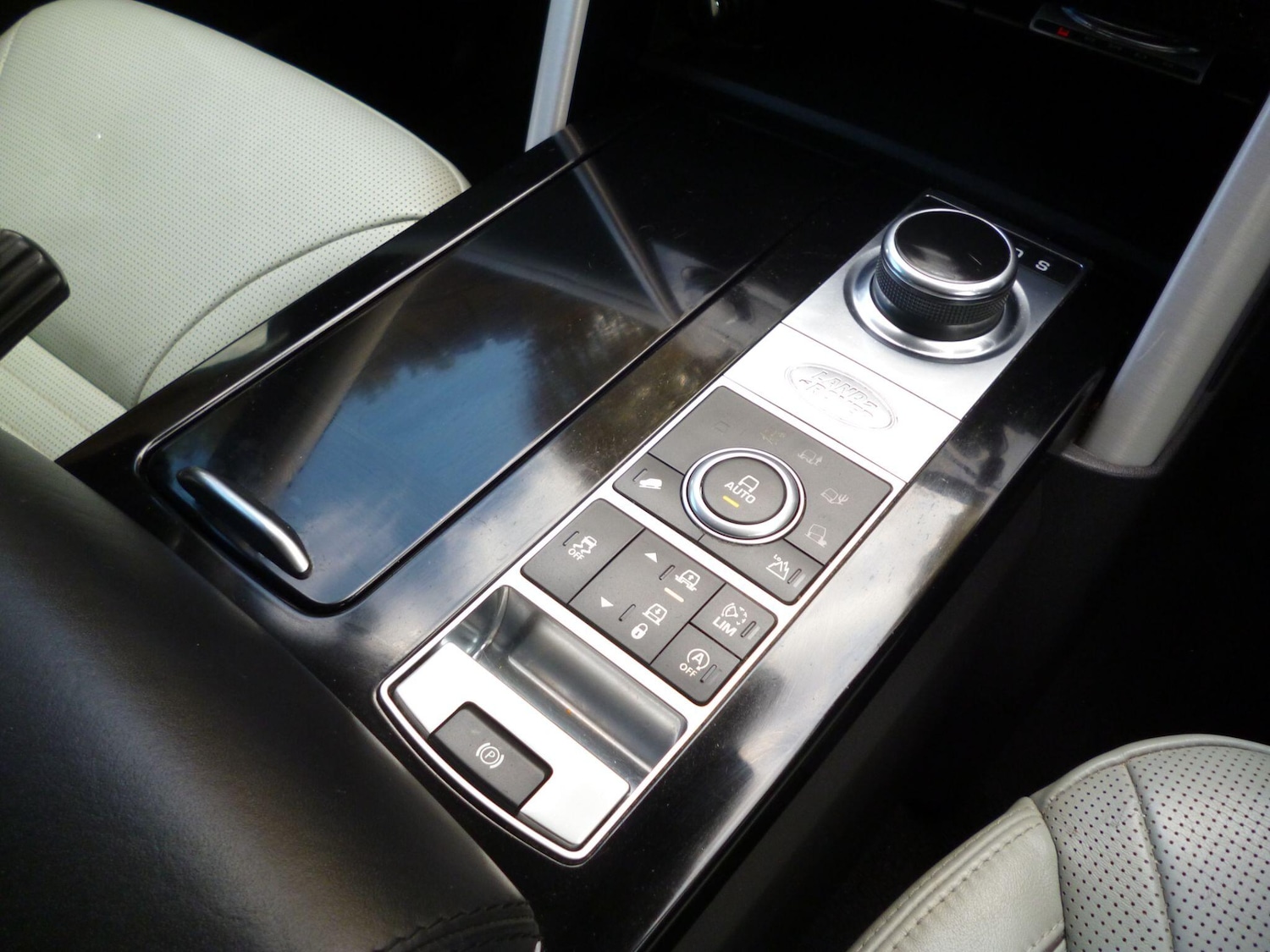 Used Land Rover Discovery 2017 for sale - 76992511: Photo 23