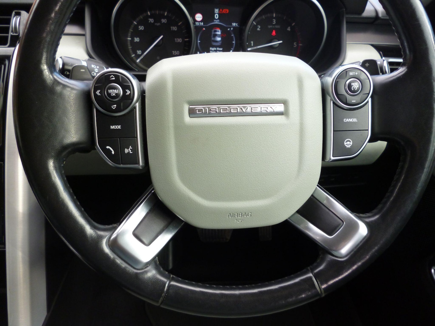 Used Land Rover Discovery 2017 for sale - 76992511: Photo 27