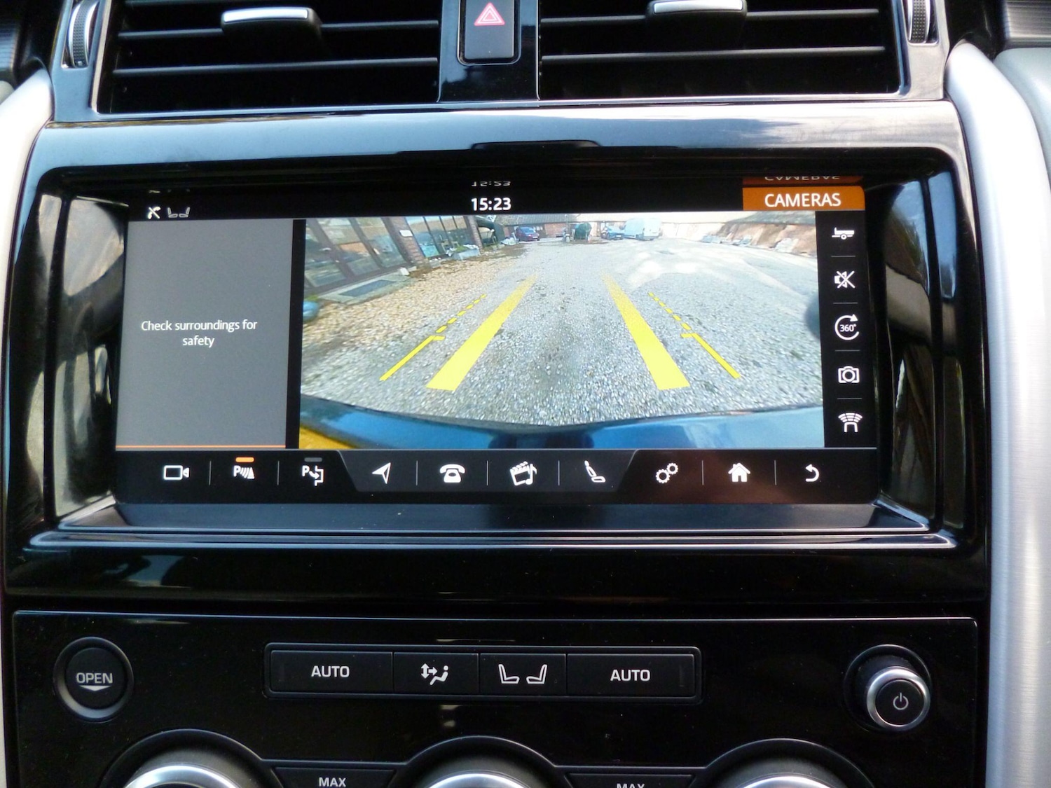 Used Land Rover Discovery 2017 for sale - 76992511: Photo 44