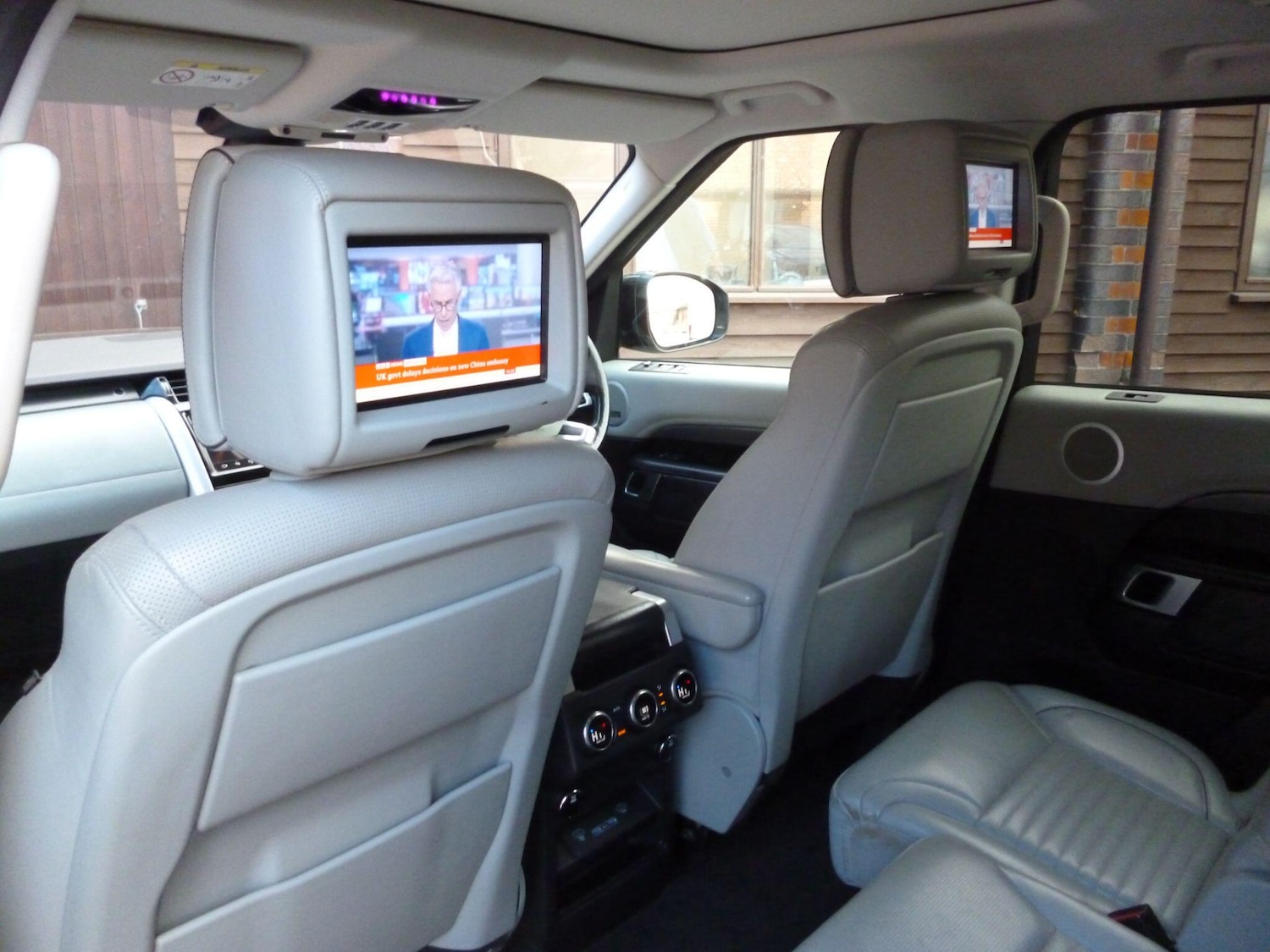 Used Land Rover Discovery 2017 for sale - 76992511: Photo 53