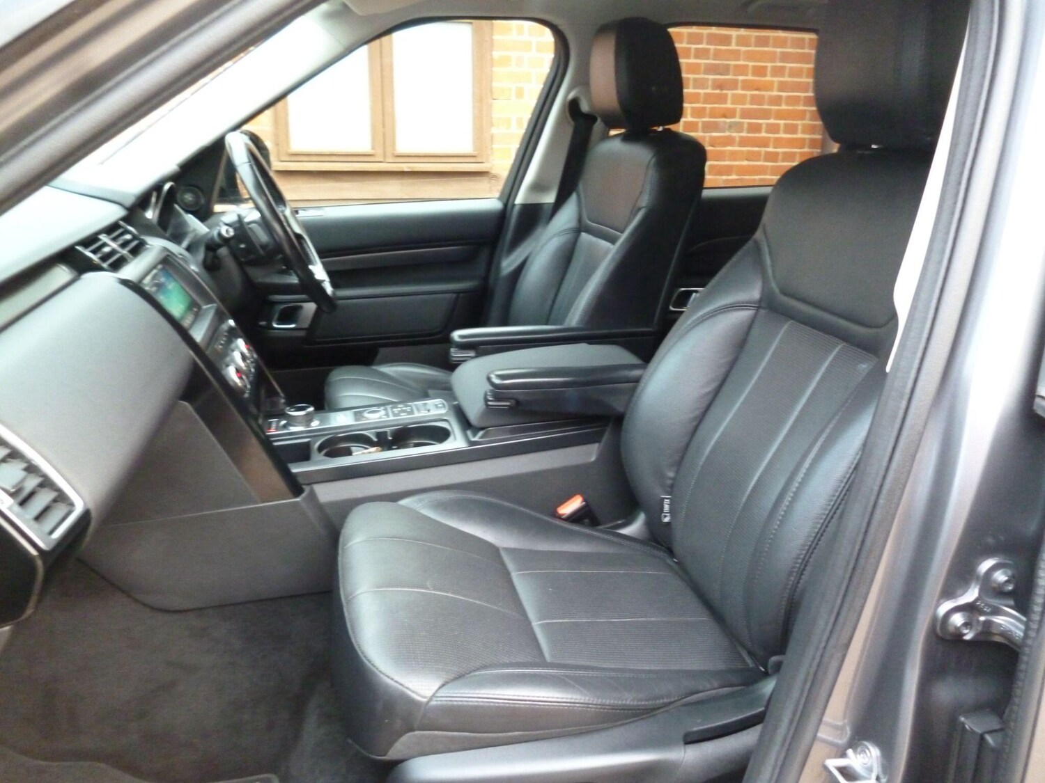 Used Land Rover Discovery 2018 for sale - 76753038: Photo 40