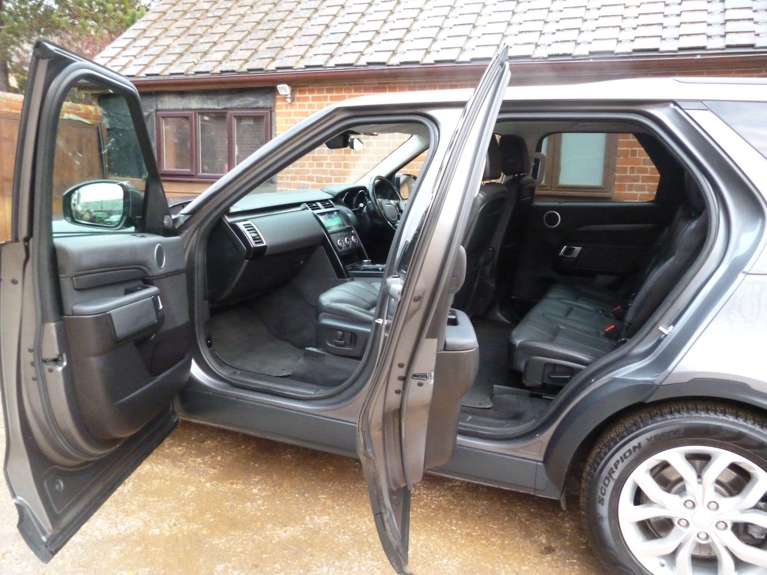 Used Land Rover Discovery 2018 for sale - 76753038: Photo 59