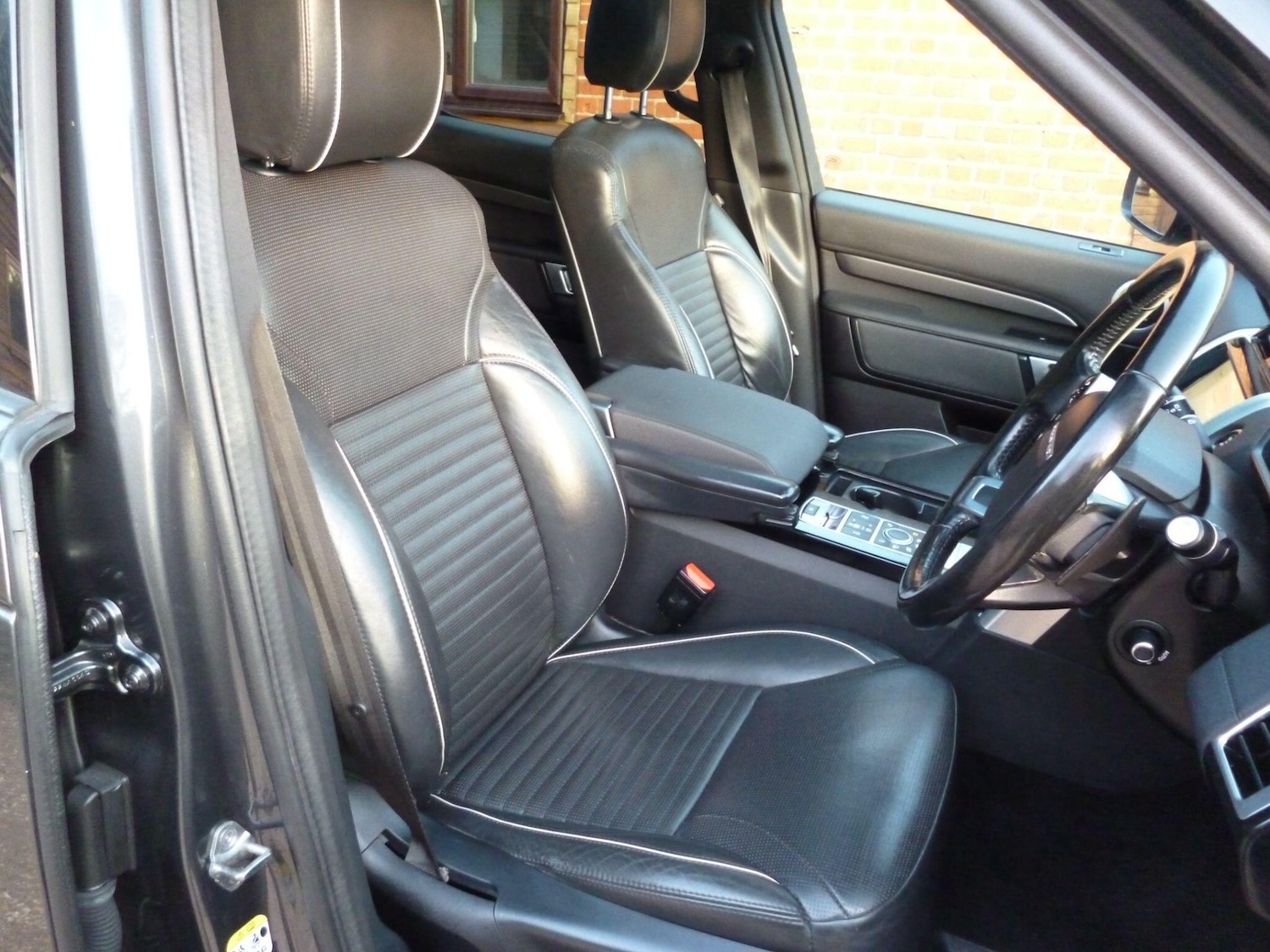 Used Land Rover Discovery 2019 for sale - 76832757: Photo 13