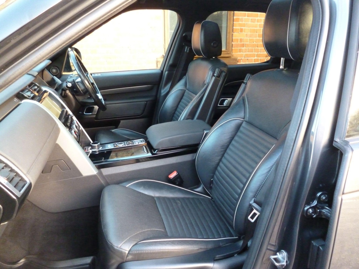 Used Land Rover Discovery 2019 for sale - 76832757: Photo 48