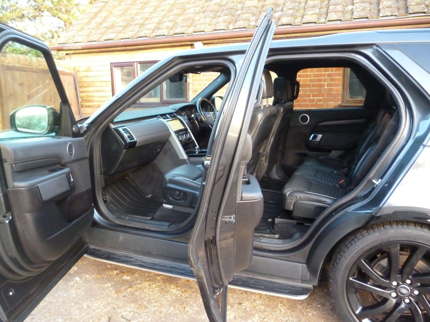 Used Land Rover Discovery 2019 for sale - 76832757: Photo 66