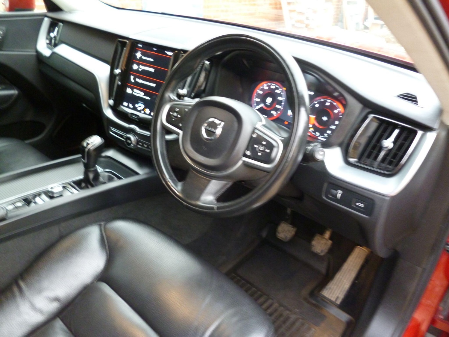 Used Volvo XC60 2018 for sale - 76476520: Photo 12